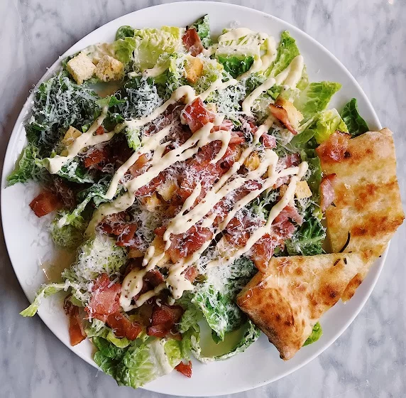 Salada Caesar